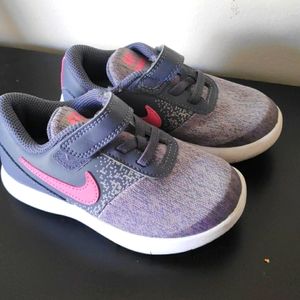 Nike toddler sneakers size 9